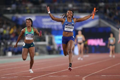 Aleia Hobbs USA women 4x100 final World Relays - Roger Sedres.jpg