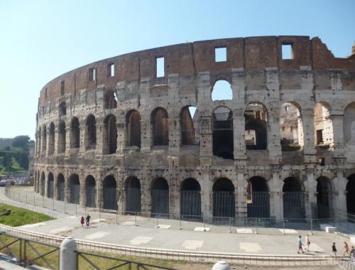Coliseum Rome SW.jpg