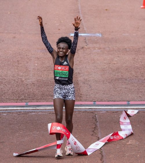 Jepkosgei_wins_London_Courtesy.jpeg