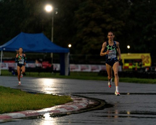 Laura Weightman leads the way in the women's fast5K - photo credit Chris Cooper.jpg