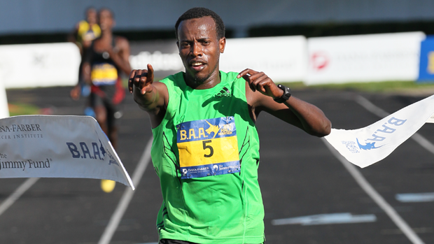 Ali Abdosh Breaks the Tape in the 2011 B.A.A. Half Marathon (Photorun.net).png