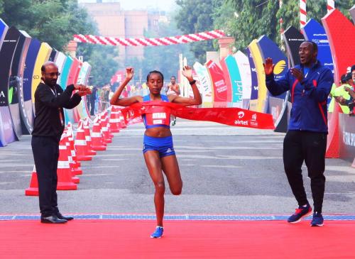 Almaz Ayana winning at the Airtel Delhi Half Marathon 2017.JPG