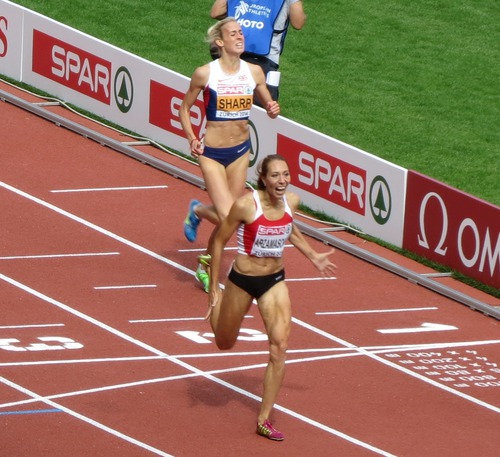 Arzamasava_Sharp_Euro_Champs_2014_800m_Victory_Jane_Monti.jpg