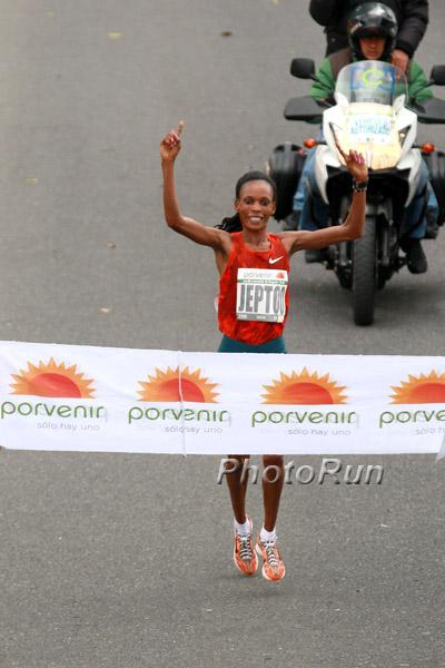 Jeptoo_RitaFV-Bogota14.jpg