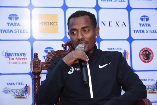Kenenisa Bekele at the TSK25K press conference 2.JPG