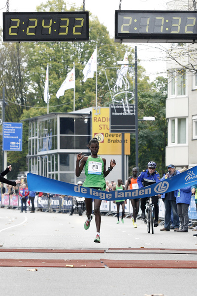 Kenya's_Georgina_Rono_wins_2011_Eindhoven_Marathon.JPG