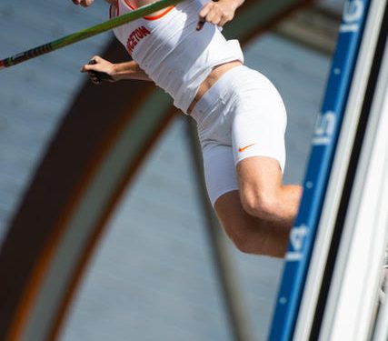 2022 NCAA Outdoor Track & Field Championships, D 1: Men’s Pole Vault, by Alex Roth, SOJC Track Bureau