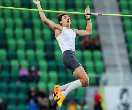 FLASH! Duplantis breaks world pole vault record with 6.21m in Oregon