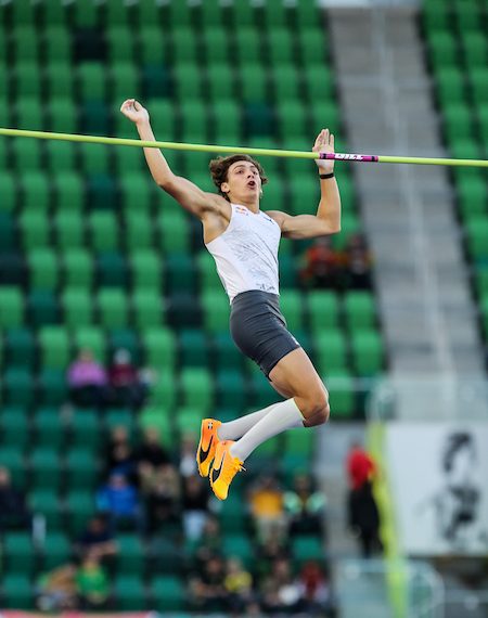 FLASH! Duplantis breaks world pole vault record with 6.21m in Oregon
