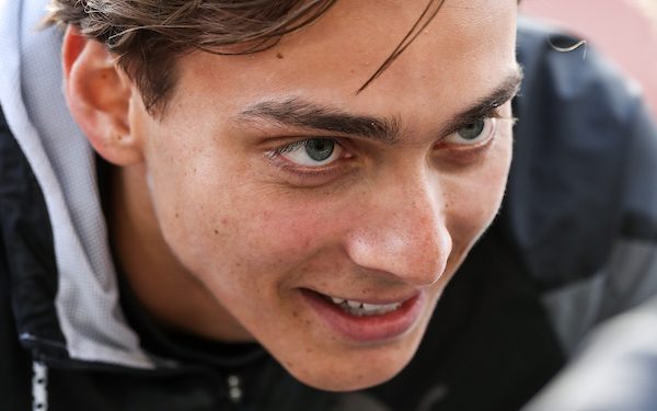 FLASH! Duplantis breaks world pole vault record with 6.21m in Oregon