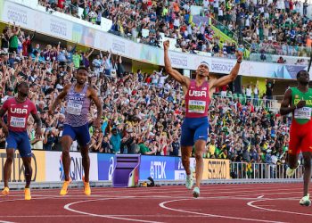 Michael Norman FINALLY GRASPS 400m World Title by holding off Kirani James,  in the final steps | NBC Sports