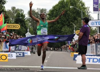 TAMIRAT TOLA RUNS AWAY WITH WORLD CHAMPIONSHIPS MARATHON VICTORY
