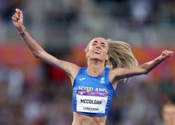 The amazing duel between Eilish McColgan and Irene Cheptai in the women’s 10,000m final