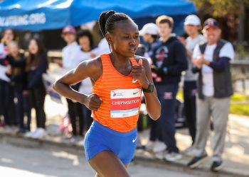 CHEPNGETICH NEARLY BREAKS WORLD RECORD AT CHICAGO MARATHON