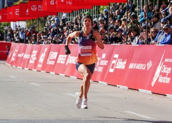 CHEPNGETICH NEARLY BREAKS WORLD RECORD AT CHICAGO MARATHON