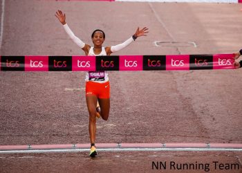 LATE-RACE SURGES BRING LONDON MARATHON WINS TO YEHUALAW, KIPRUTO