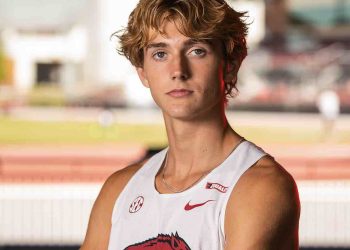 Pole Vaulter John Scott Kendricks signs with Razorbacks