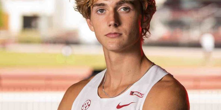 Pole Vaulter John Scott Kendricks signs with Razorbacks