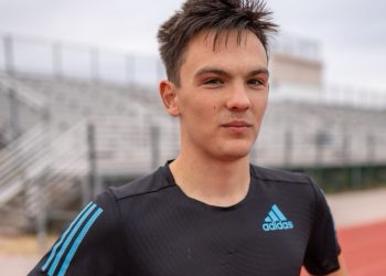 Hobbs Kessler wins 1000m at Wolverine Invitational in 2:20.76