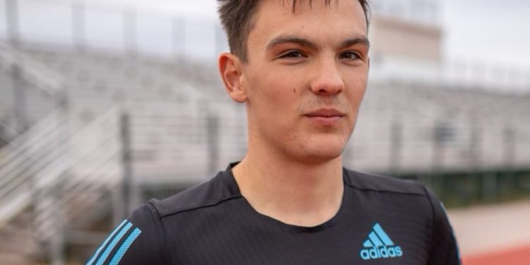 Hobbs Kessler wins 1000m at Wolverine Invitational in 2:20.76