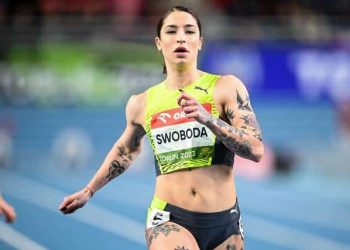 Gudaf Tsegay OH SO CLOSE to Indoor Mile WR! 4:16.16!