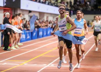 Josh Kerr wins 3000m at Millrose in MR 7:33.47, check out his last 400 meters!