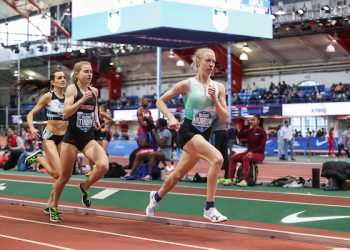 Alicia Monson dominates 3000m field, sets AR, PB, WL of 8:25.05 over 3,000m, leads first eight to PB!