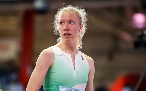 Alicia Monson dominates 3000m field, sets AR, PB, WL of 8:25.05 over 3,000m, leads first eight to PB!