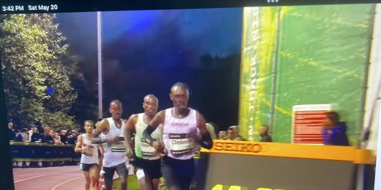 Why I Love the Highgate Harriers Night of 10,000m PBs (and why you should too), from RunBlogRun May 2017 Archives