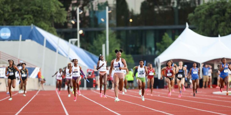 NCAA Day Two: Texas Women Are In A Class All Their Own  Lady Longhorns: Deep And Talented
