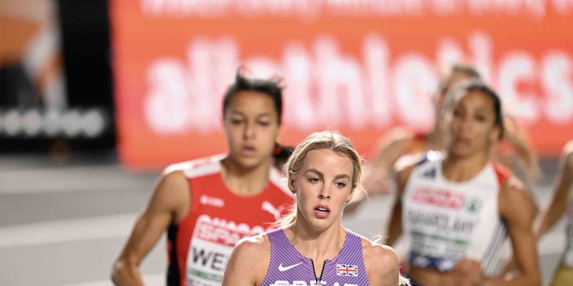 Keely Hodgkinson wins the 800m at the Paris Diamond League