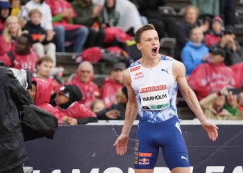 Coffee with Larry, Bauhaus Stockholm was a rainy success, but what about the protesters?