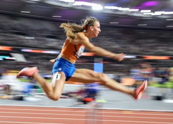 2023 World Athletics Championships Preview (Day 6), W Hammer, M LJ, 400m hurdles W, 400m M!