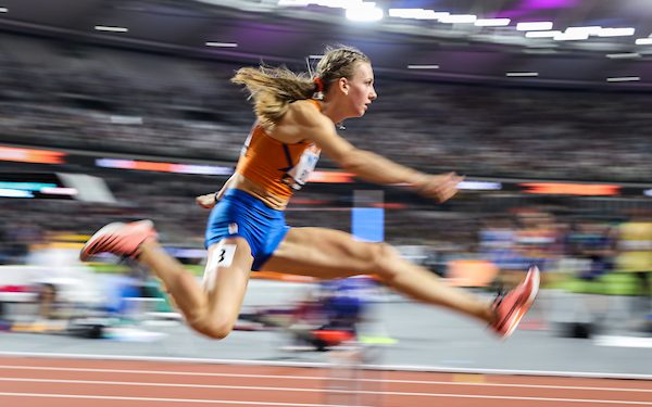 2023 World Athletics Championships Preview (Day 6), W Hammer, M LJ, 400m hurdles W, 400m M!