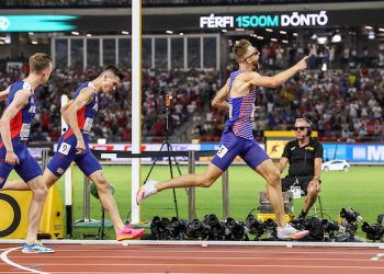 Day 5 report: Josh Kerr surprises everyone with gold in the men’s 1500m