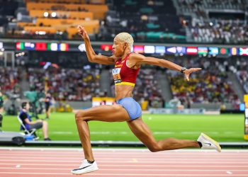 WC / Day Seven: Fans Feast On Furlong Fury Jackson’s and Lyles’ Domination Leads To Gold