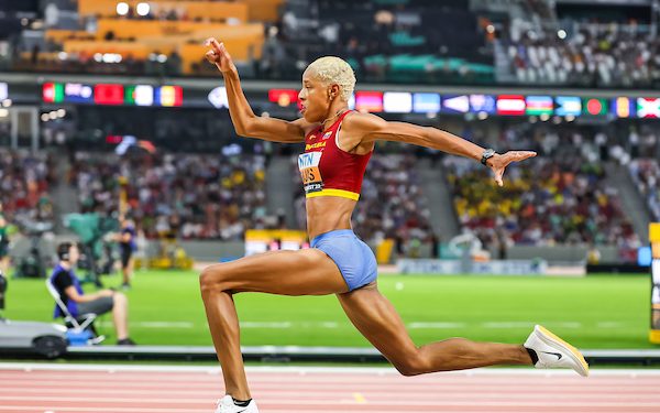 WC / Day Seven: Fans Feast On Furlong Fury Jackson’s and Lyles’ Domination Leads To Gold