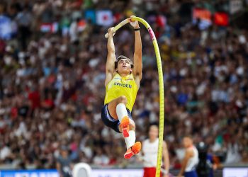 Kipyegon & Hassan battle again, Ealey throws for Gold (Budapest23 Day 8 Review)