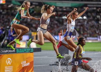 2023 RunBlogRun Summer Mileage Program, Week 10, Day 6, a day at the races….