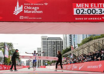 KIPTUM SHATTERS 2:01 BARRIER AT CHICAGO MARATHON