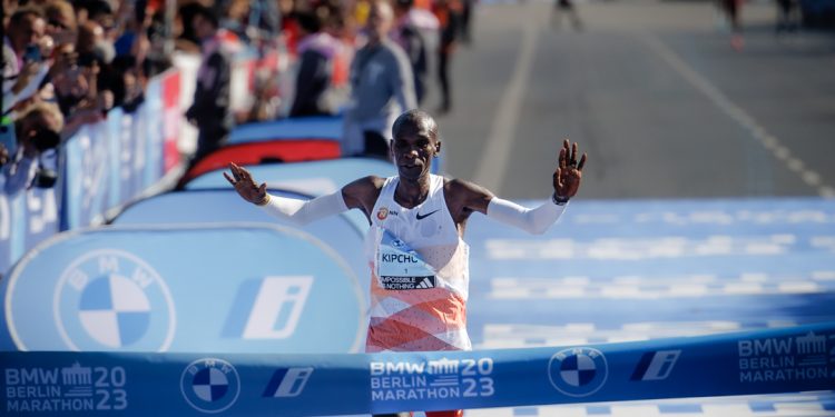 Eliud Kipchoge announces return to Tokyo Marathon.