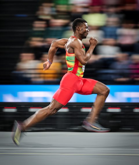 Hughes Fabrice Zango remporte la première médaille d’or en salle du Burkina Faso (Hughes Fabrice Zango takes the first indoor gold for Burkina Faso)