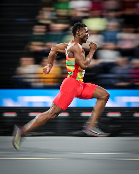 Hughes Fabrice Zango remporte la première médaille d'or en salle