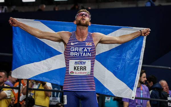 Josh Kerr entertains Glasgow with his exciting win over 3,000 meters!