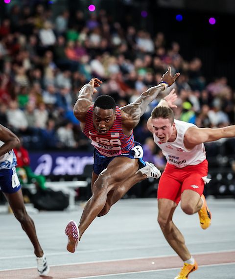 Grant Holloway defends his gold with a new CR!