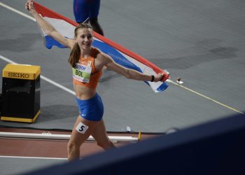 Femke Bol walks on water