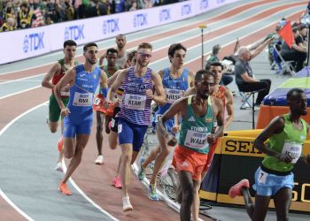 Josh Kerr entertains Glasgow with his exciting win over 3,000 meters!