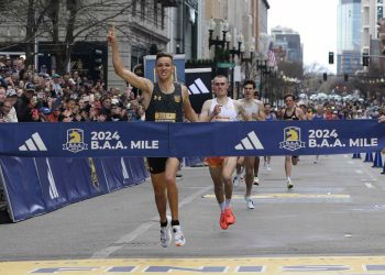 COMBER, GEAR VICTORIOUS AT B.A.A. INVITATIONAL MILE