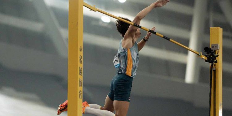 Athletes flying at the Shanghai/Suzhou Wanda Diamond League 2024