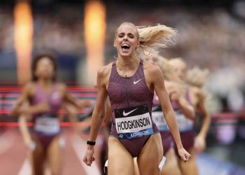 Women’s 800 steals the show